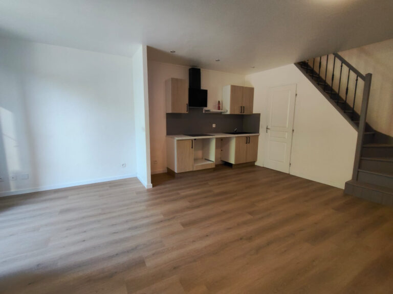 Immeuble rénové à Argelès-sur-Mer   3 appartements  Idéal Airbnb